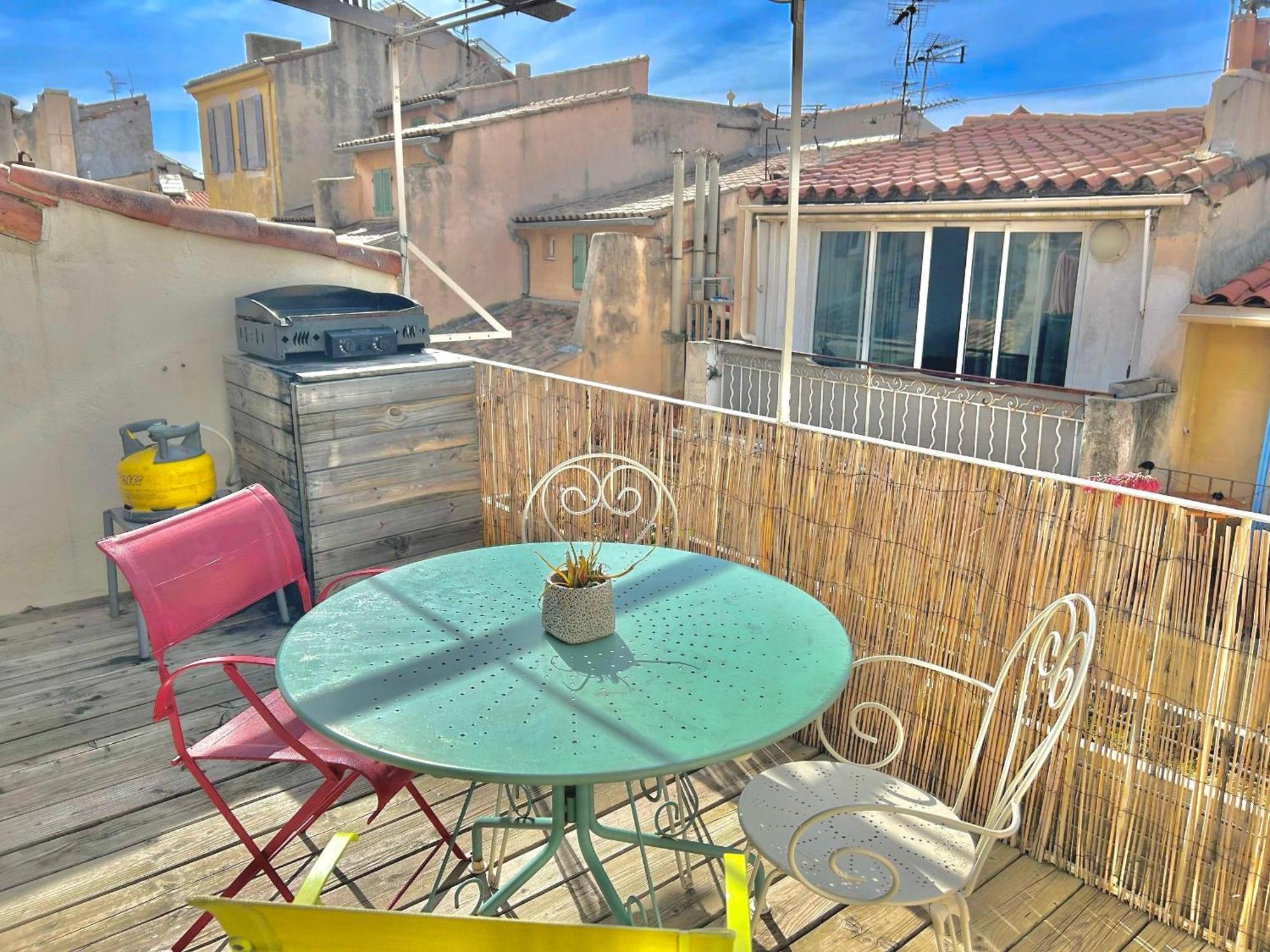 Apartment Le Panier - Joli Duplex Centre Historique Avec Grande Terrasse Et Balneo Proche Vieux Port Marseilles