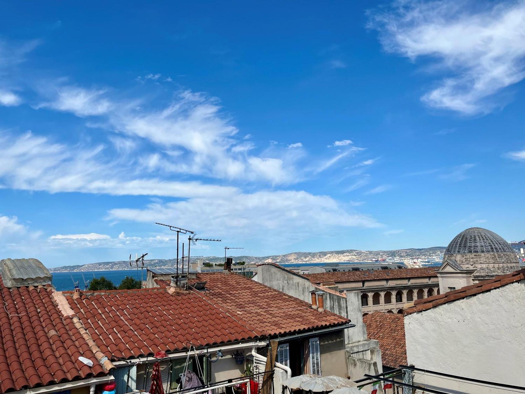 Le Panier - Joli Duplex Centre Historique Avec Grande Terrasse Et Balneo Proche Vieux Port Appartement Marseilles